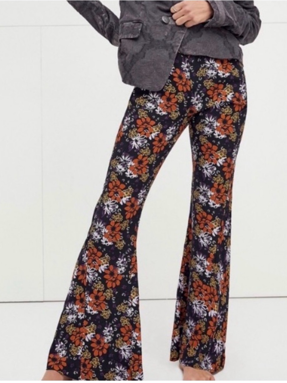 Free People Can’t take my eyes off you black floral flare leg pants size small